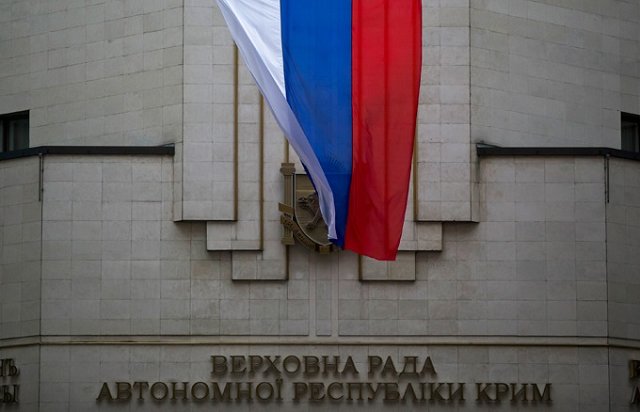 Порошенко поручил правительству взыскать с России «компенсацию за Крым»