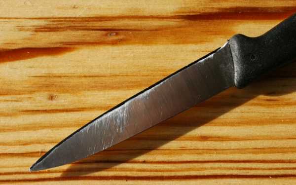 Как нож строгает волос